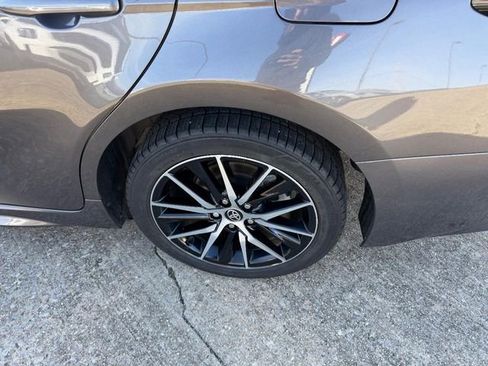 Used 2023 Toyota Camry SE image 5