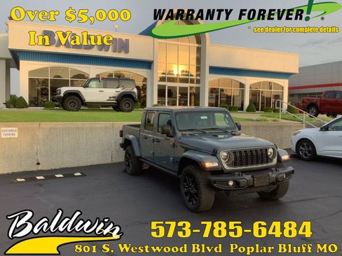 Used 2025 Jeep Gladiator Sport AWD/4WD image 1