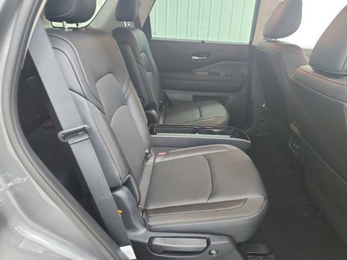 New 2026 Nissan Pathfinder SL w/ SL Premium Package FWD image 40