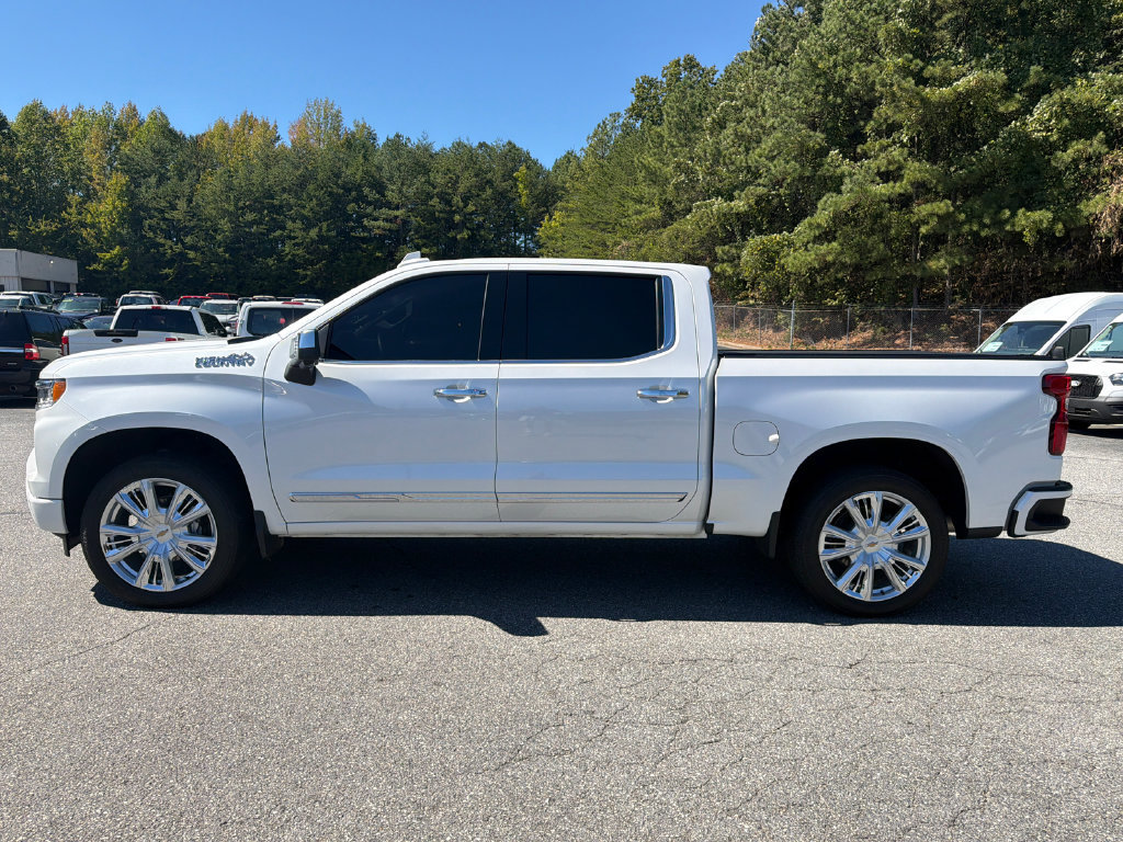 Used 2023 Chevrolet Silverado 1500 High Country w/ High Country Premium Package AWD/4WD image 4