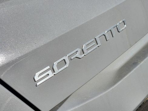 New 2026 Kia Sorento S w/ S Panoramic Sunroof Package image 16