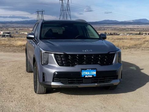 Used 2024 Kia Sorento S w/ Panoramic Sunroof Package image 3