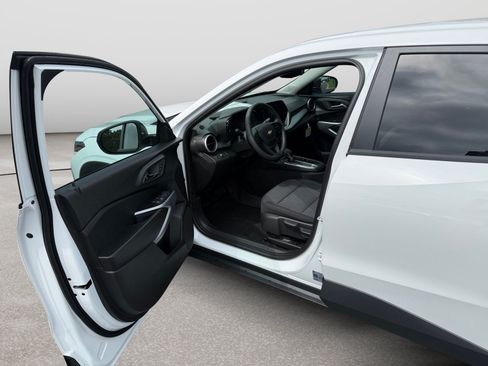New 2026 Chevrolet Trax LS FWD image 11