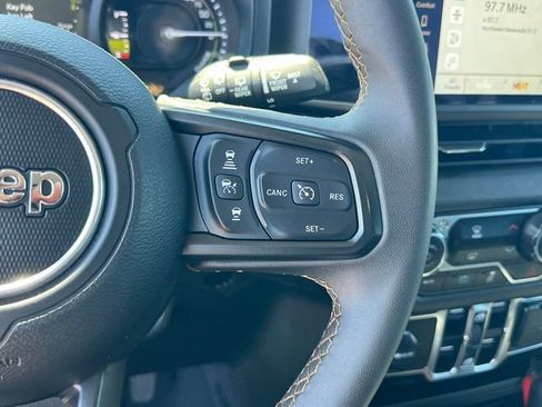 Used 2024 Jeep Wrangler Unlimited AWD/4WD image 23