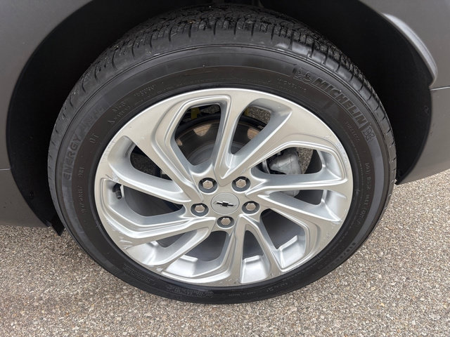 Used 2023 Chevrolet Bolt EUV LT FWD image 35