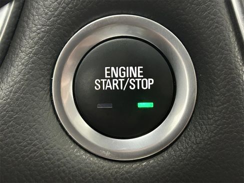 Used 2020 Chevrolet Traverse LT w/ LT Premium Package image 17