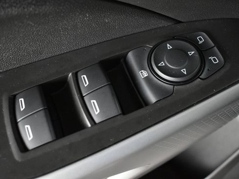 Used 2024 Chevrolet Trax LS w/ LS Convenience Package FWD image 13