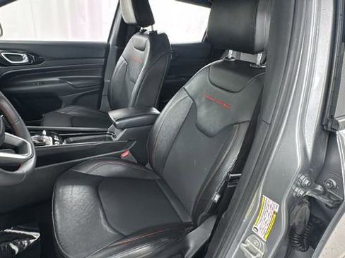 Used 2024 Jeep Compass Trailhawk image 10