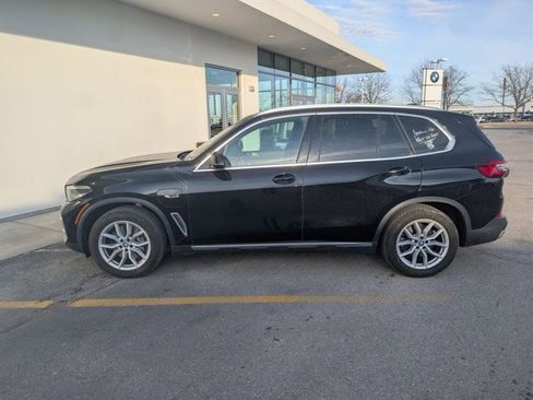 Used 2022 BMW X5 xDrive45e image 2