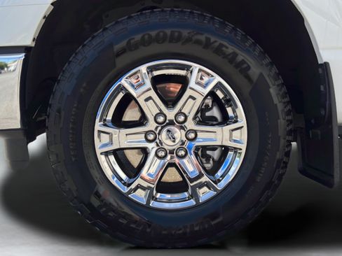 Used 2022 Ford F150 Lariat w/ Equipment Group 502A High AWD/4WD image 9