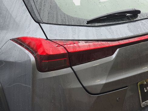 Used 2020 Lexus UX 250h w/ Premium Package image 34