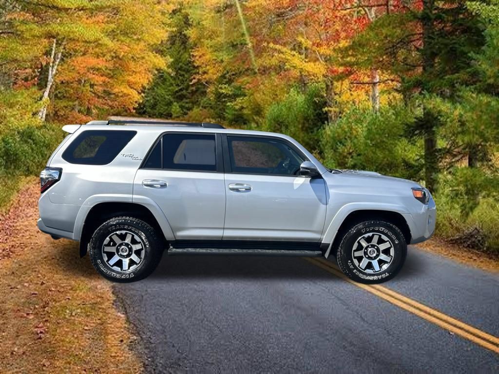 Used 2021 Toyota 4Runner TRD Off-Road Premium AWD/4WD image 2