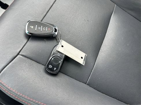 Used 2017 Chevrolet Bolt Premier w/ Driver Confidence II Package image 34