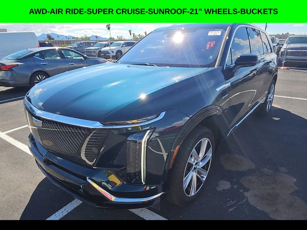 Used 2026 Cadillac Vistiq Luxury w/ LPO, Floor Liner Package AWD/4WD image 1