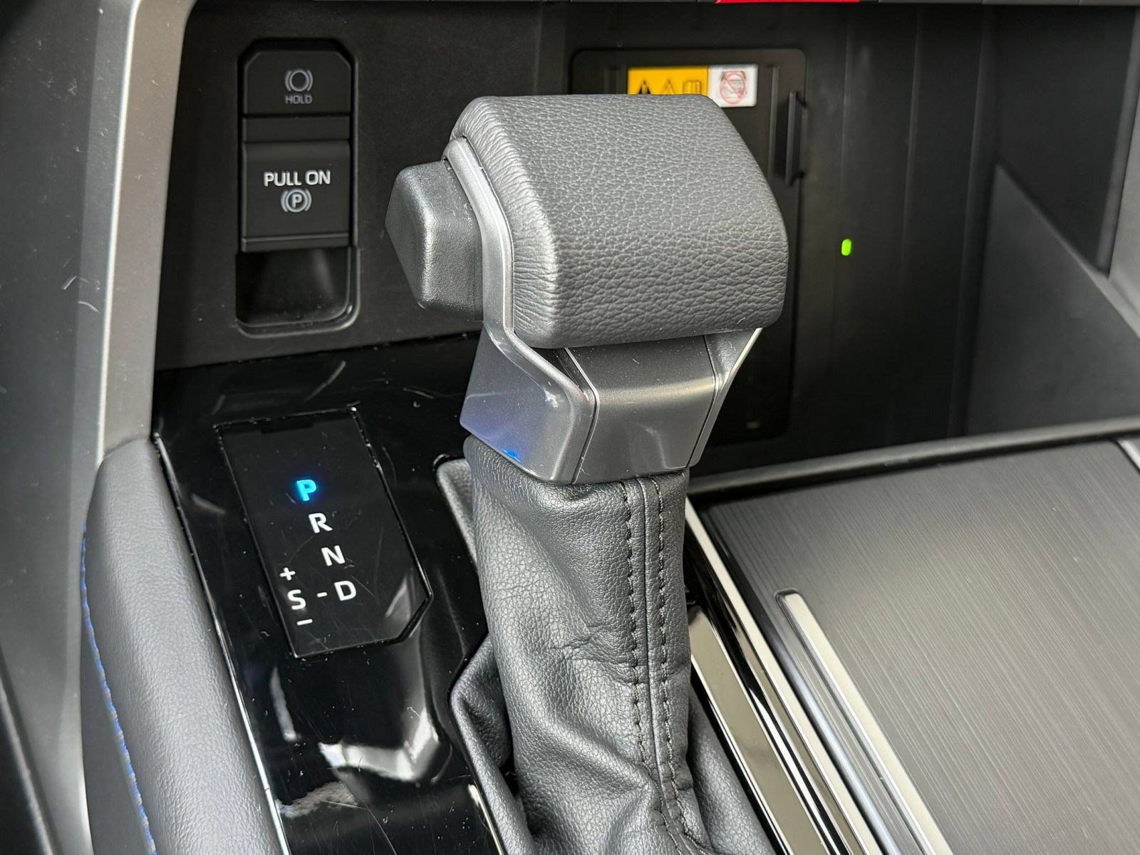 Used 2024 Toyota Sequoia Platinum AWD/4WD image 20