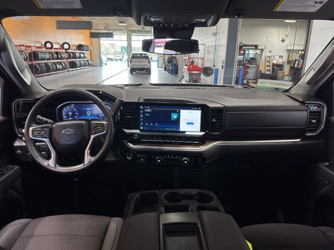 Used 2025 Chevrolet Silverado 1500 RST w/ Z71 Off-Road Package image 14