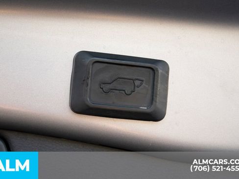 Used 2019 Toyota RAV4 XLE image 16