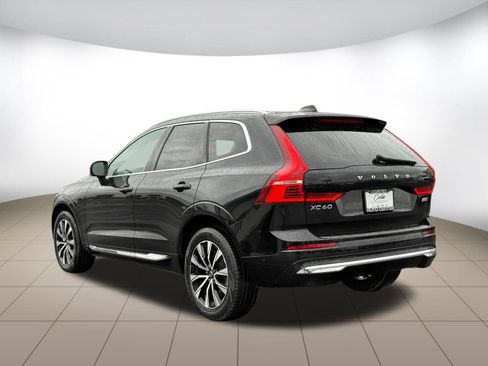 Used 2023 Volvo XC60 B5 Plus image 5