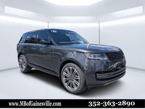 Used 2025 Land Rover Range Rover SE AWD/4WD image 1