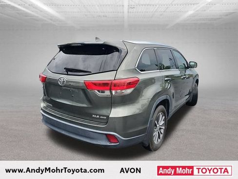 Used 2019 Toyota Highlander XLE AWD/4WD image 7