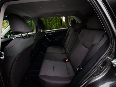 Used 2023 Toyota RAV4 XLE FWD image 29
