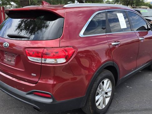 Used 2017 Kia Sorento FWD w/ LX Convenience Package image 5