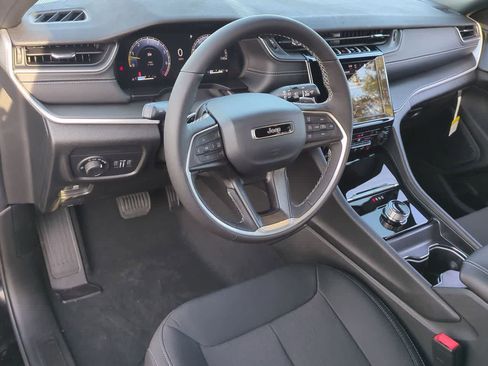 New 2025 Jeep Grand Cherokee L Laredo w/ Luxury Tech Group I RWD image 10