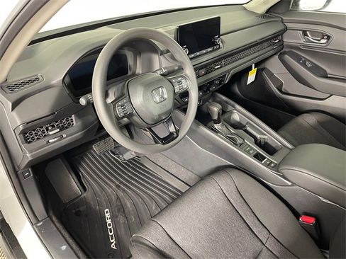 New 2025 Honda Accord SE image 3