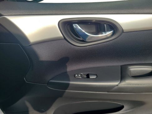Used 2016 Nissan Sentra S FWD image 21