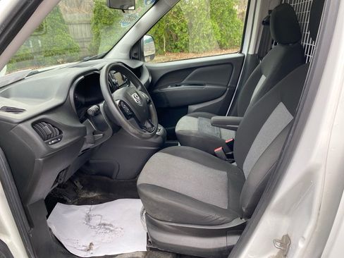 Used 2021 RAM ProMaster City Tradesman image 9