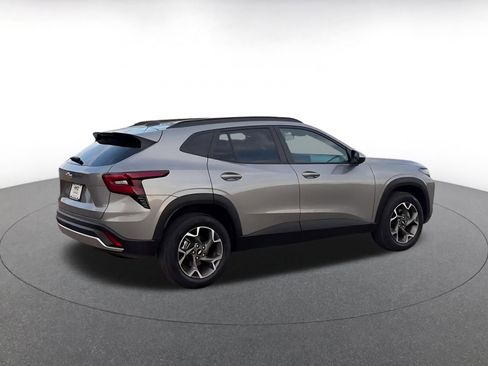 Used 2025 Chevrolet Trax LT w/ LT Convenience Package image 14