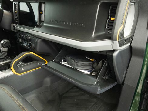 Used 2023 Ford Bronco Badlands image 28