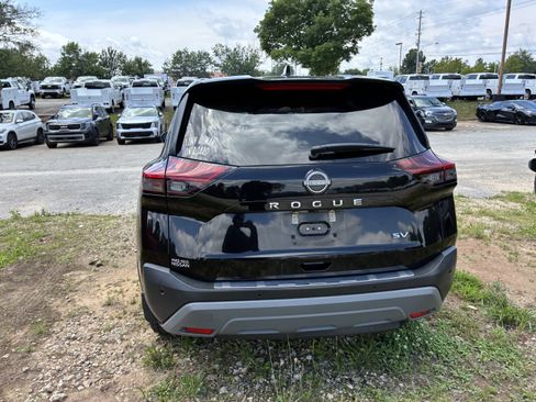 Used 2022 Nissan Rogue SV FWD image 7