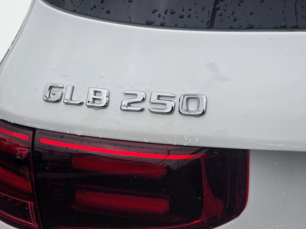 New 2026 Mercedes-Benz GLB 250 4MATIC image 30