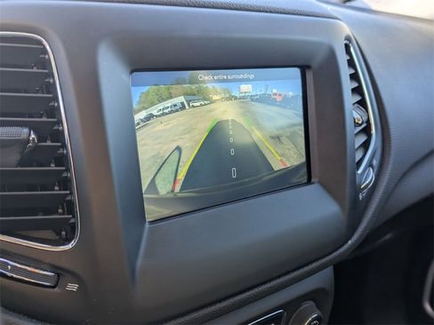 Used 2021 Jeep Compass Sport image 17