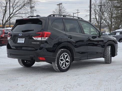 Used 2023 Subaru Forester Premium image 18