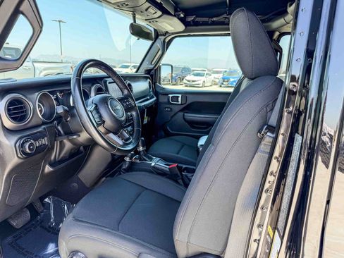 Used 2022 Jeep Wrangler Unlimited Sport AWD/4WD image 16