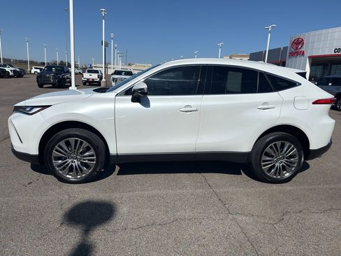 Certified 2024 Toyota Venza XLE image 2