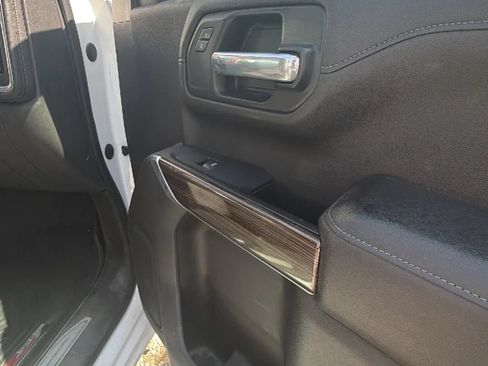 Used 2021 Chevrolet Silverado 1500 LT AWD/4WD image 11