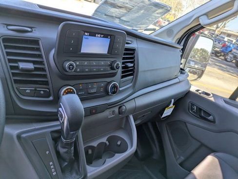 New 2025 Ford Transit 250 Low Roof image 17