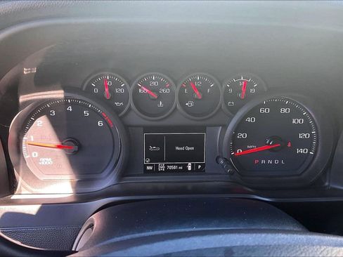 Used 2022 Chevrolet Silverado 2500 Custom w/ Custom Value Package image 13