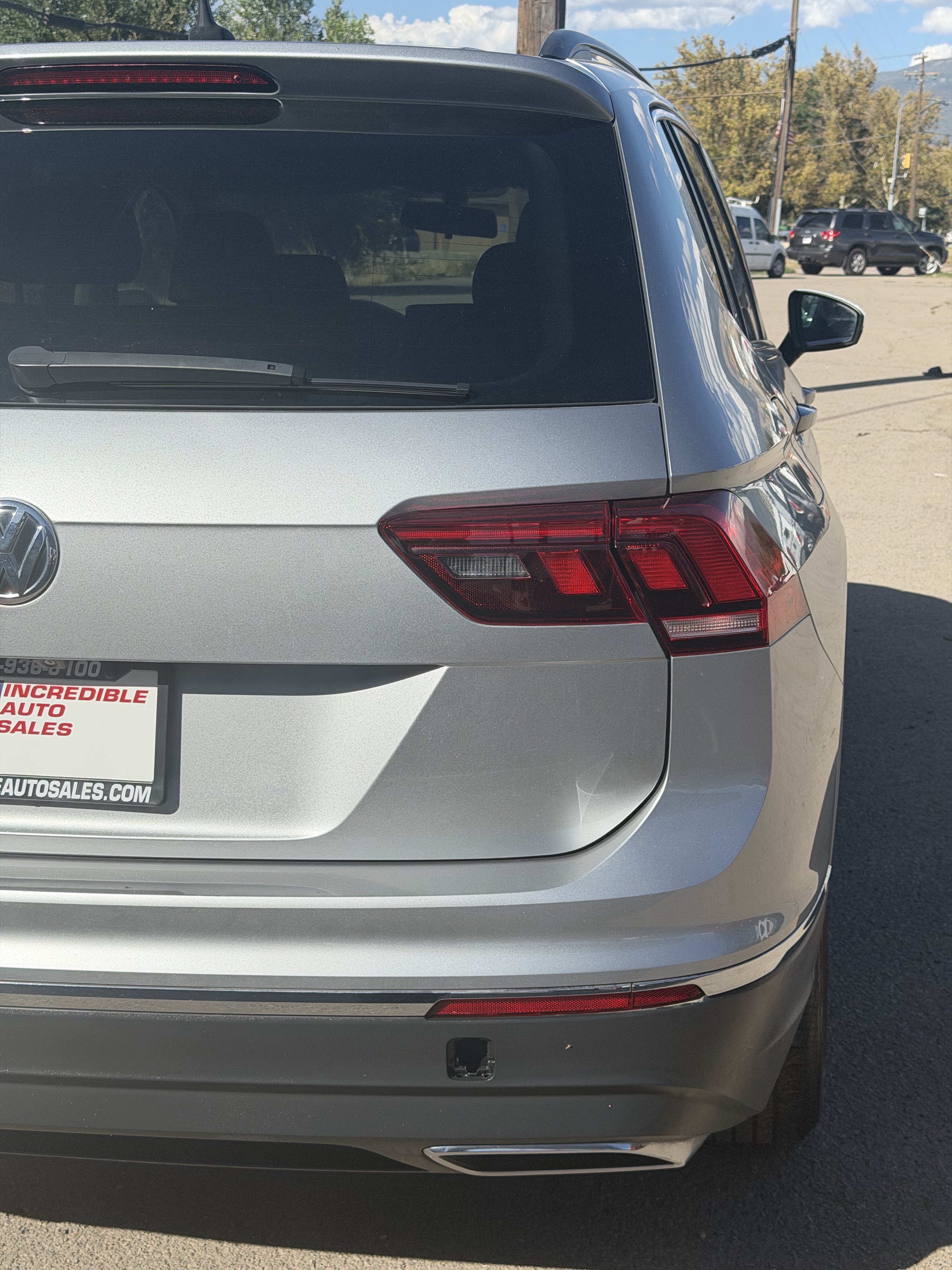 Used 2020 Volkswagen Tiguan SE w/ Panoramic Sunroof Package FWD image 13