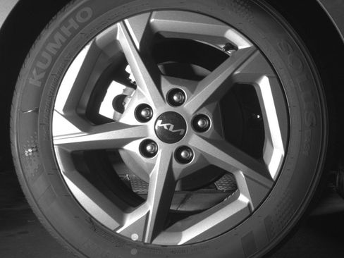 Used 2025 Kia K4 LXS image 15