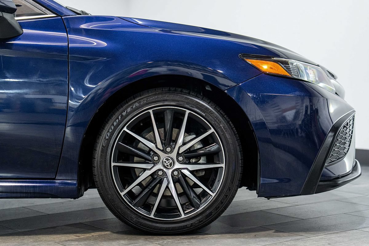 Used 2022 Toyota Camry SE FWD image 9