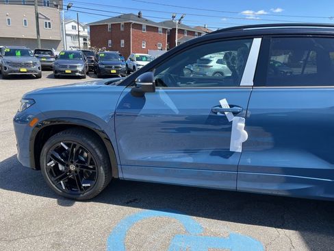 New 2026 Volkswagen Tiguan SE R-Line image 25