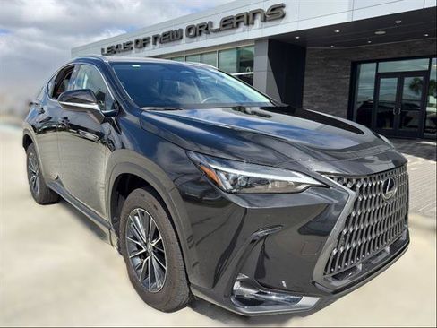 Used 2025 Lexus NX 250 Premium w/ Towing Package (2000 Lbs) image 2