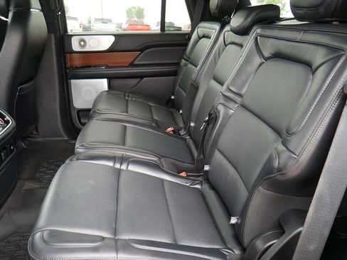Used 2019 Lincoln Navigator Reserve AWD/4WD image 15