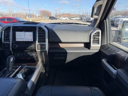 Used 2016 Ford F150 Lariat image 11