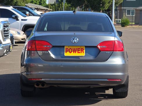 Used 2012 Volkswagen Jetta TDI FWD image 5