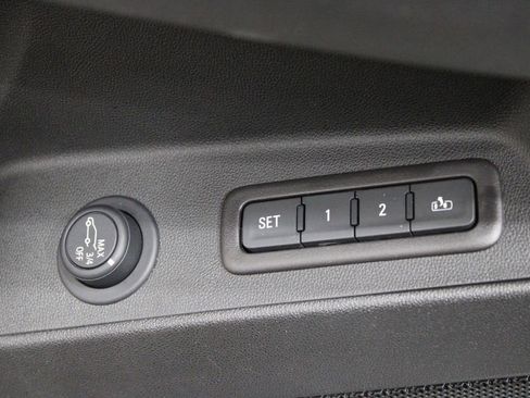 Used 2021 Chevrolet Equinox Premier image 24